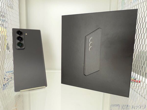 ほぼ未使用Galaxy Z Fold Special Edition SIMフリー