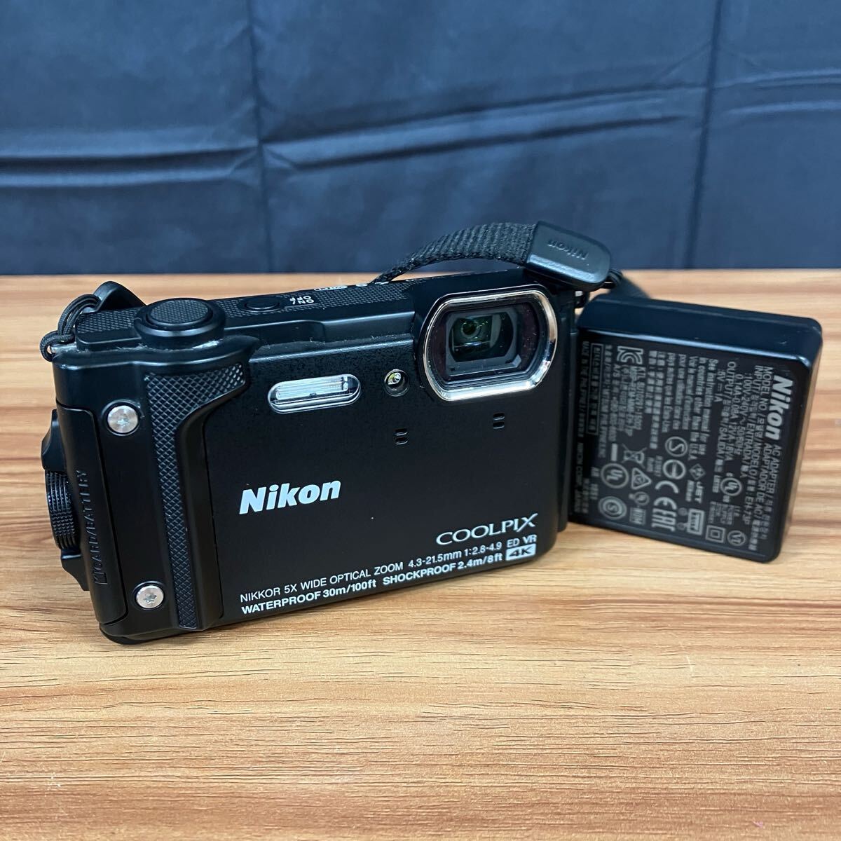 Nikon Coolpix w300