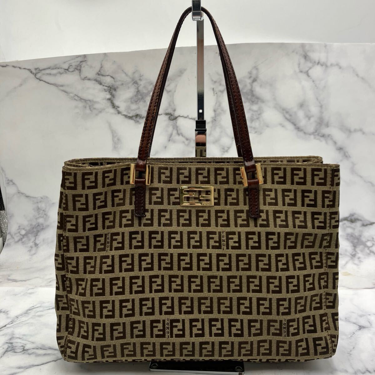 Yahoo!オークション -「fendi ズッカ柄 レザー トートバッグ Yahoo!オークション -「fendi ズッカ柄 レザー トートバッグ