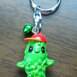 昭和レトロ キーホルダー 当時物 ゴーヤちゃん ゴーヤマン 平成レトロ ちゅらさん ゴーヤ 沖縄 おみやげ お土産 鈴 赤い帽子 緑