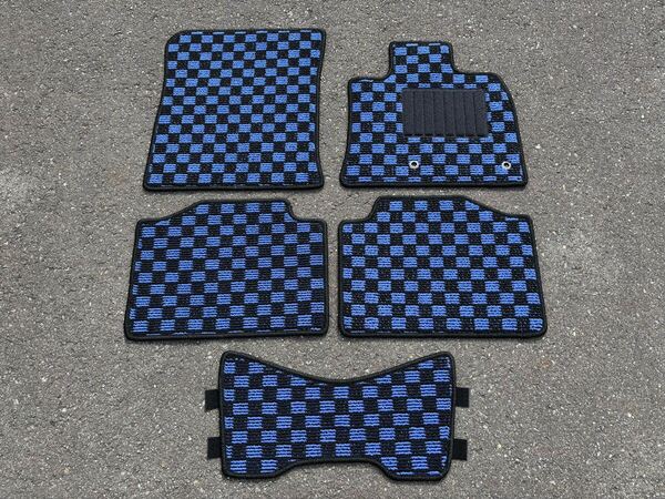 ■送料無料■ニッサン ノートオーラ E13 標準仕様 チェックブルー 青黒 フロアマット カーマット 日本産 新品(年式:R2年12月~現行)