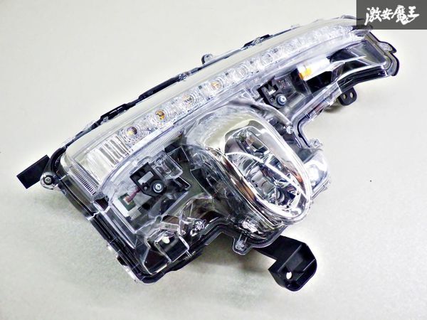 Yahoo!オークション -「プリウスphv 純正」(フォグランプ Yahoo!オークション -「プリウスphv 純正」(フォグランプ