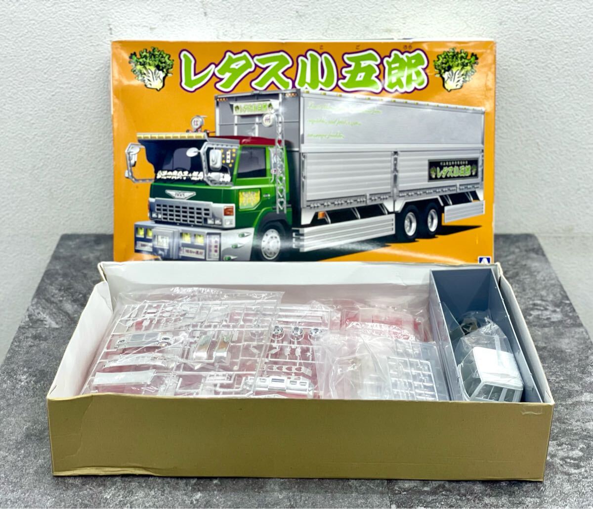 AOSHIMA - アオシマ1/32バリューデコトラレタス小五郎 Amazon | 青島文化教材社 1/32 バリューデコトラシリーズ No.26