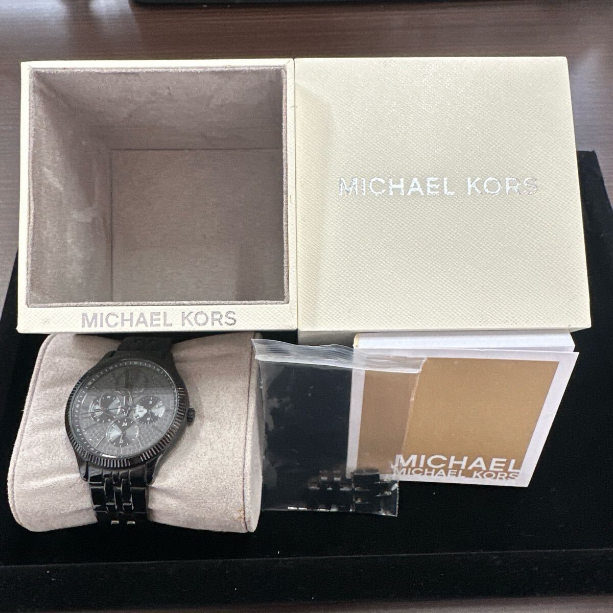 set-michaelkors-02.jpg?_ex=500x500