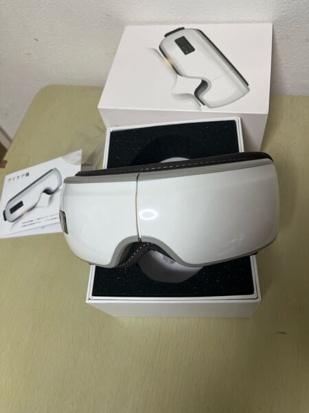 目もとエステ・マッサージャー ホワイト