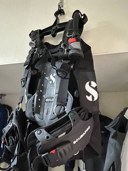 SCUBAPRO スキューバプロ ハイドロス プロ美品 AIR-2付 男性Lサイズ