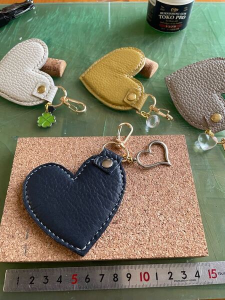 本革レザー レザークラフト キーホルダー ハンドメイド チャーム ネイビー