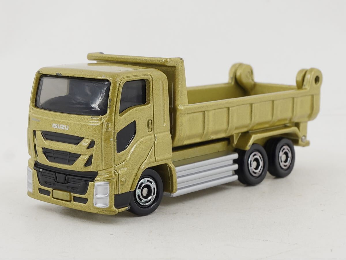 トミカ いすゞ ギガ ダンプカー トラック 緑 中古品 TOMICA
