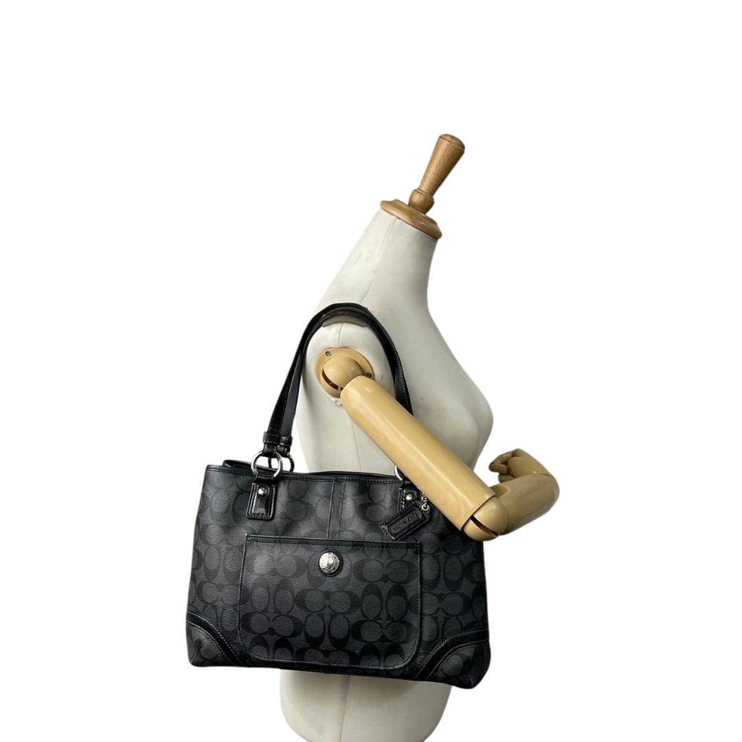 コーチ A4可 トートバッグ 黒 シグネチャー ギャラリー PVC T2