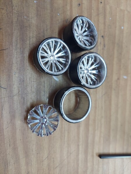 プラモデル ミニカー ホイール トラフィックスター SFR 外径24.5mm 26mm 前後異径 オフセット自由調整 自作品