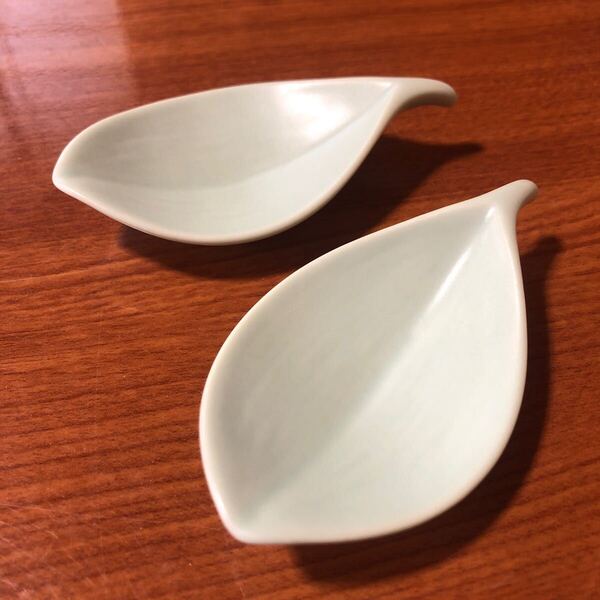 〈送料無料〉箸置き 白山陶器 浅緑 みどり グリーン 珍味入れ リーフ 葉っぱ 葉 木の葉 小皿 薬味皿 豆皿 箸置 はしおき