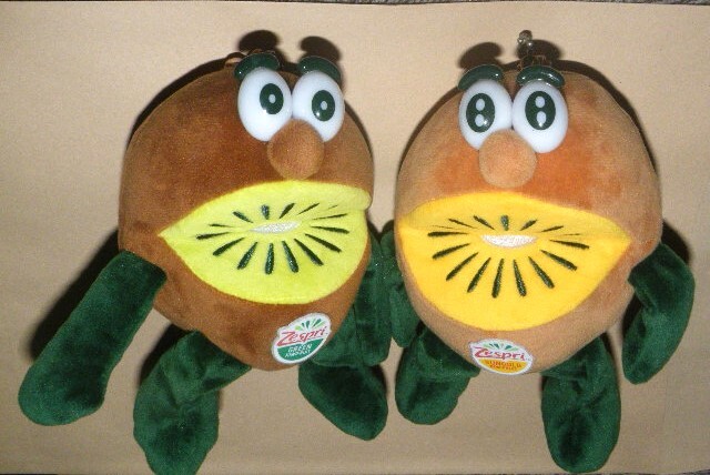Zespri フィギュア 6体セット &グロー付録マスコットポーチ Yahoo!オークション -「キウイブラザーズ マスコットポーチ」の