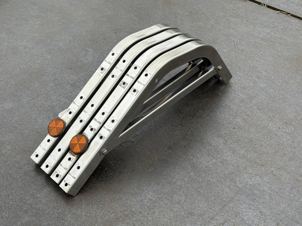 新品2トン3トン　ステンレスサイドバンパー ステンレス サイドバンパー L/R 3段 丸パイプ UD 日産 クオン