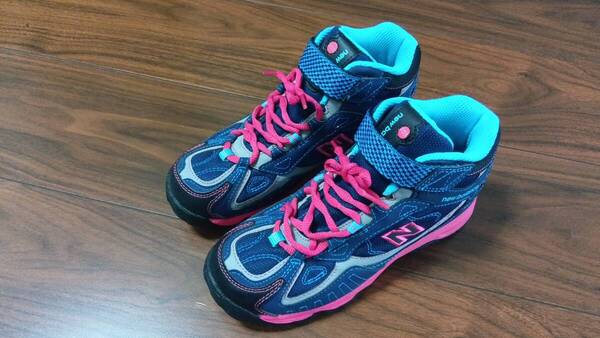 New Balance ニューバランス キッズ トレッキングシューズ 21.5cm 未使用