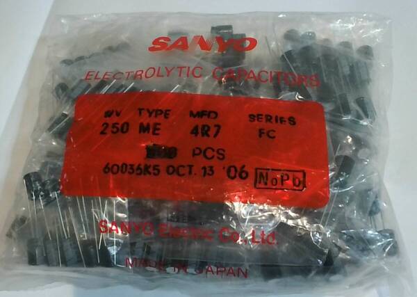 SANYO 250V4.7μF FC 290個