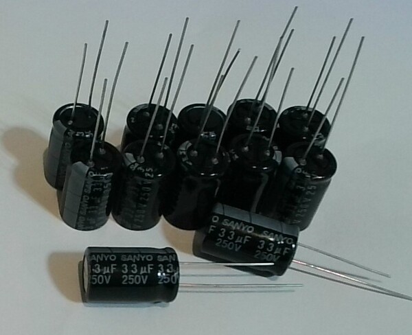 SANYO 250V33μF FC 12個