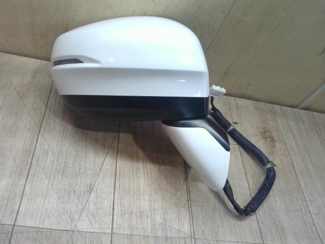 オデッセイ DBA-RC1 左サイドミラー NH788P 76258-T6A-J02 オデッセイ DBA-RC1 左サイドミラー