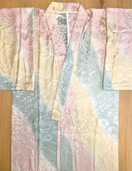 ◆辻が花の地紋に暈し♪正絹長襦袢◆ 上質紋綸子 お値打ち 裄68 訳あり