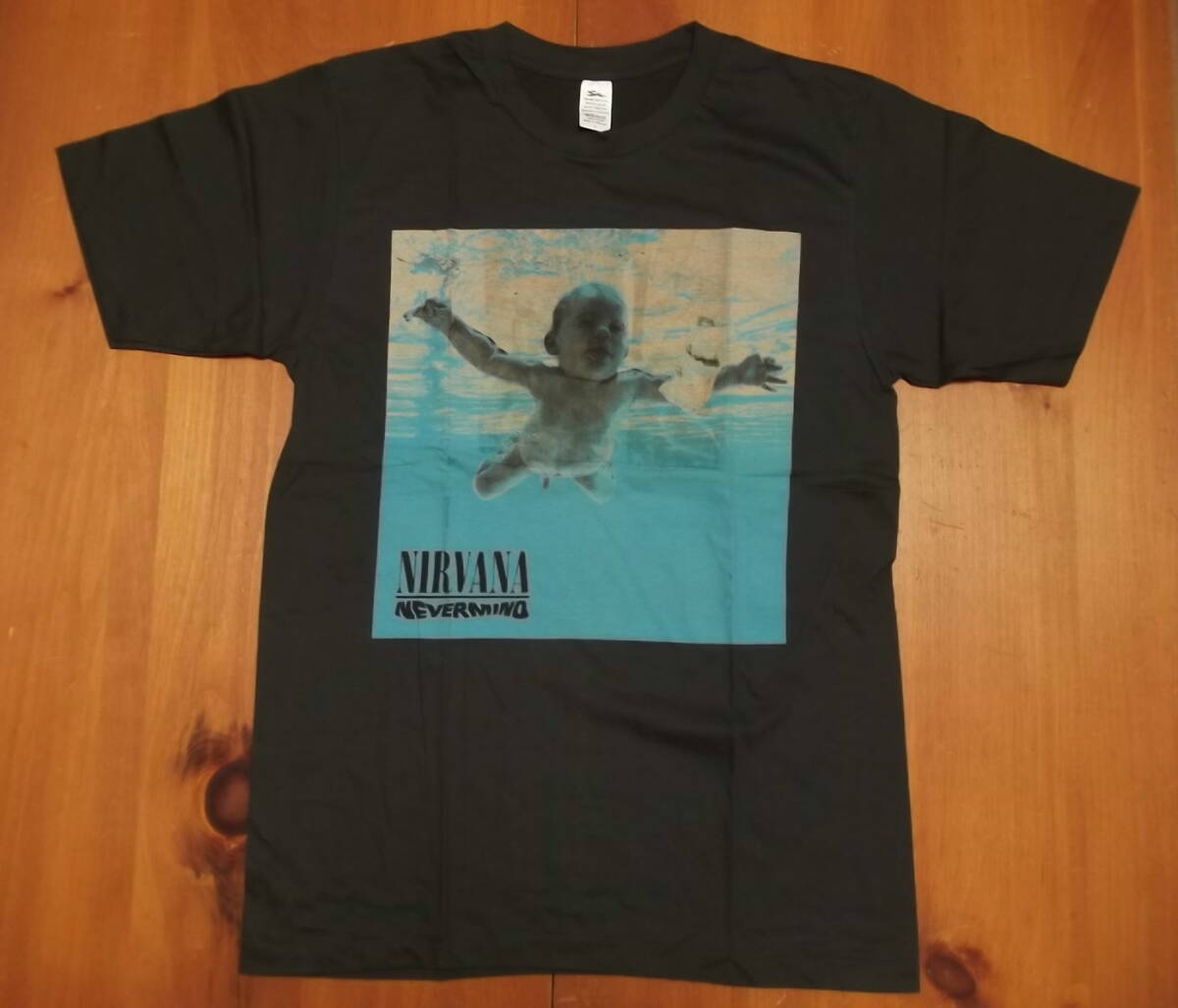 2025年最新】Nirvana Tシャツ Nevermindの個性豊かなデザインを