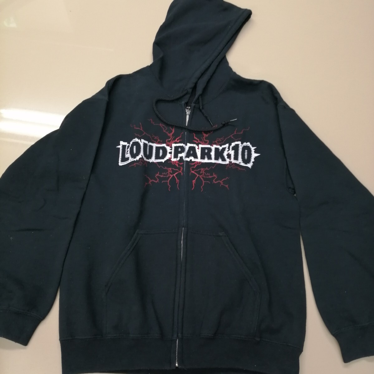 SAXON Tシャツ サイズL サクソン ラウドパーク公演 バンドTシャツ 新品 SAXON Tシャツ サイズL サクソン ラウドパーク公演 バンドTシャツ 新品