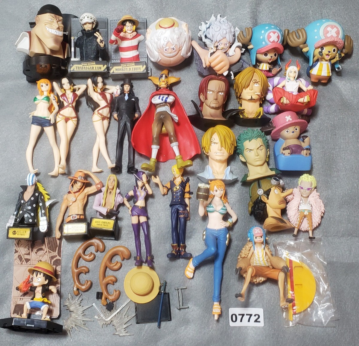 新品 未開封 ワンピース ワーコレ ネフェルタリ・ビビ&カルー