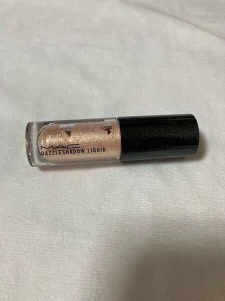 MAC エブリ デイ イズ サンシャイン リキッドラメアイシャドウ