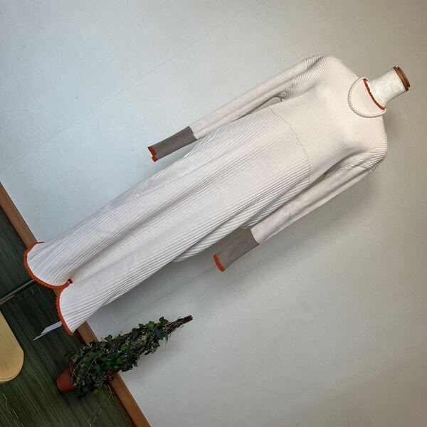 6-7新品 配色リブニットワンピース バイカラーリブロングスリーブハイネックハイカットニットワンピース ベージュ×オレンジ 9号 M