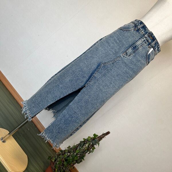 6-7新品 フリンジフロントスリットデニムスカート カットオフスリットロング丈デニムスカート 切りっぱなしデニム 9号 M