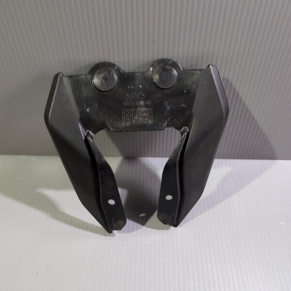 c410 ヤマハ純正 1WD-F163A-00 リアインナーフェンダー 中古品 送料込み YZF-R25