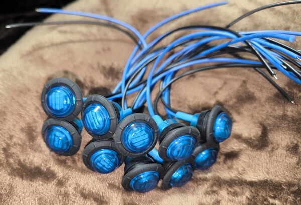 青 サイドマーカー ブルー 10個セット 3 LED12〜30v 防水 防塵 ip67 埋込式 ユーロ ボルスカ日野フソウud いすゞボタンマーカー