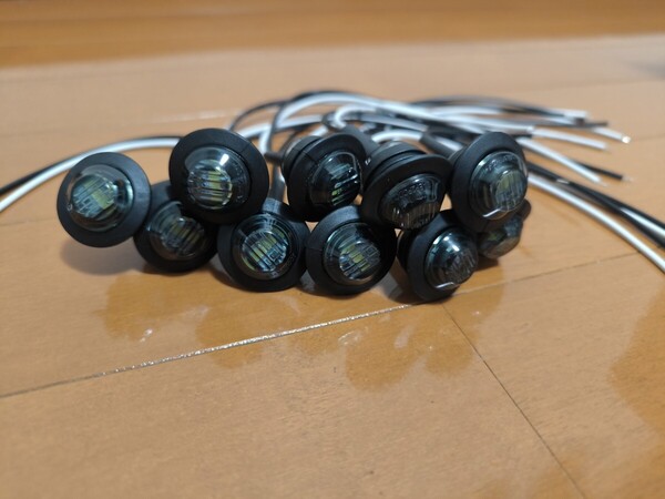スモークレンズ ボタン型 サイドマーカー ホワイト 10個セット 3 LED12〜30v 防水 防塵 ip67 埋込式 ユーロ トラック カスタム