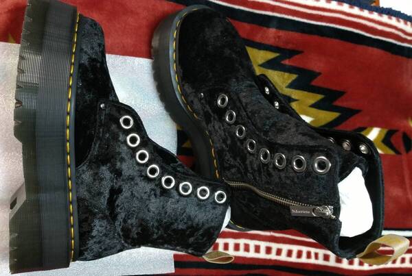 【超美品】ドクターマーチン Dr.Martens レディース 8ホールブーツ JADON MAX VEGAN 31030001(BLACK UK6 25㎝相当)