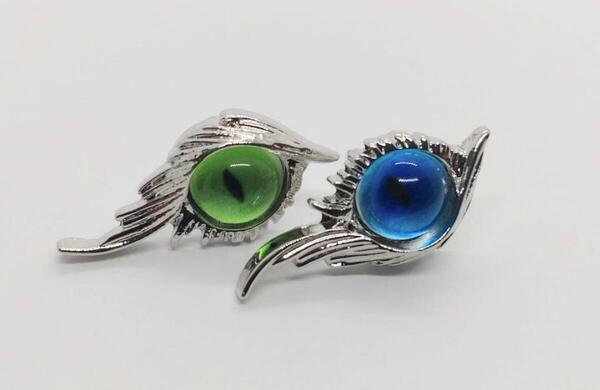 送料無料! アシンメトリー 目玉 グリーン×ブルー ピアス 両耳用 ストリート ロック ネオスマ