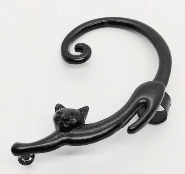 送料無料! 【イヤーカフ(ピアス)】猫 ネコ ねこ ブラック ストリート ロック ゴスロリ ネオスマ