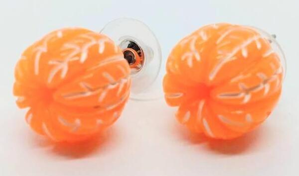 送料無料! みかん ミカン 蜜柑 むいたやつ ピアス 両耳用 ストリート ロック ゴスロリ ネオスマ