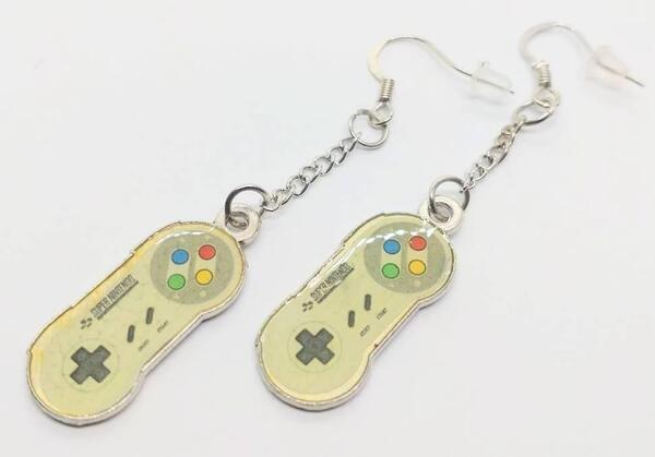 送料無料! コントローラー ゲーム機 病み系 ピアス 両耳用 ストリート ロック ゴスロリ ネオスマ