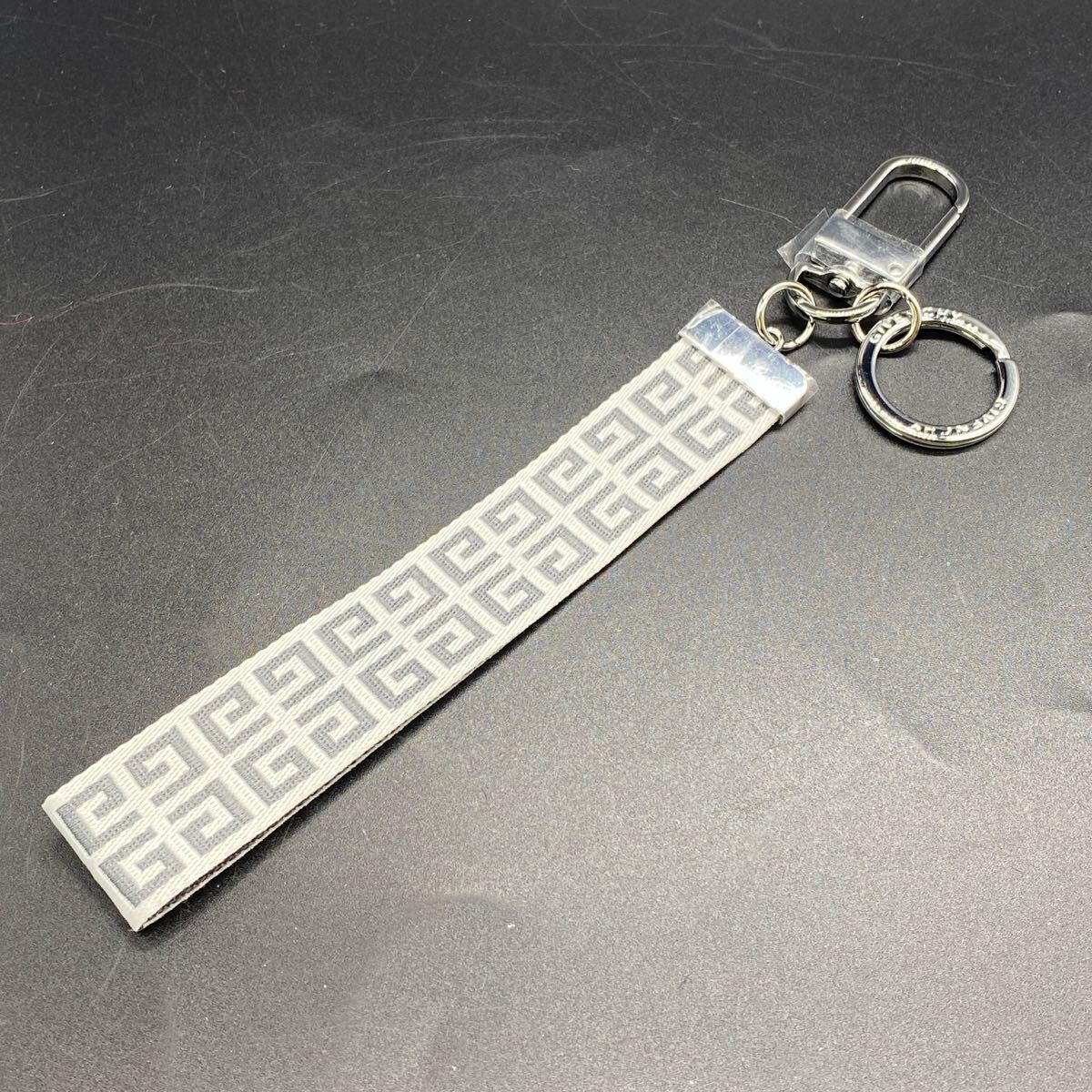 2025年最新】Yahoo!オークション -ジバンシー キーリングの中古 2025年最新】Yahoo!オークション -ジバンシー キーリングの中古