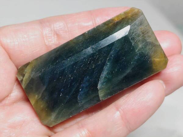 【鋼玉】◆120g◆ サファイア コランダム 原石 鑑賞石 自然石 天然石 鉱石 鉱物 水石 宝石 ジュエリー 置物 インテリア