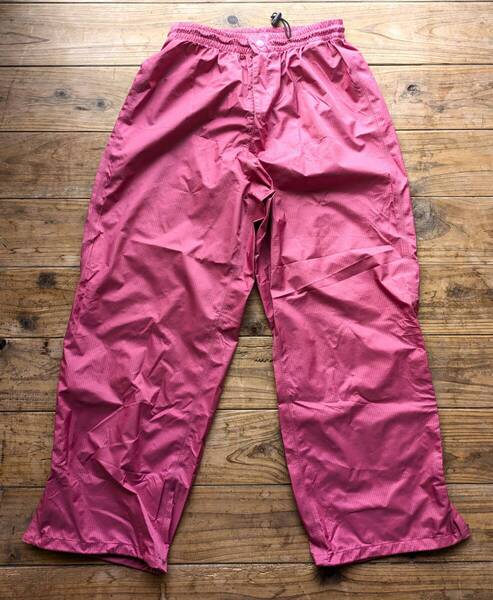 送料無料♪未使用♪ONYONE オンヨネ レインパンツ size M レディース ピンク系 アウトドア登山キャンプ レインウェア 雨具