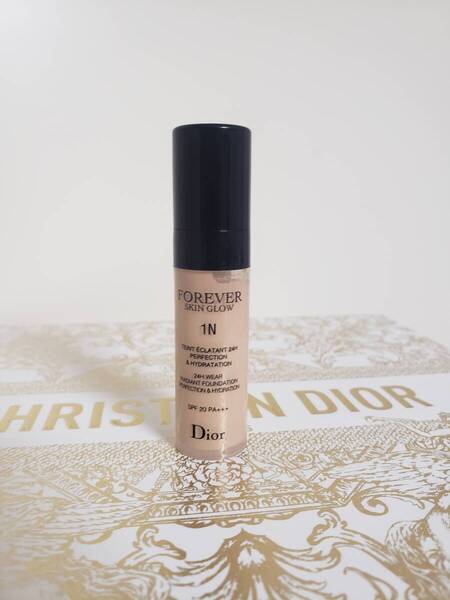 新品★Dior ディオールスキン フォーエヴァー フルイド グロウ 1N ニュートラル<リキッド ファンデーション> 5ml★ミニサイズ