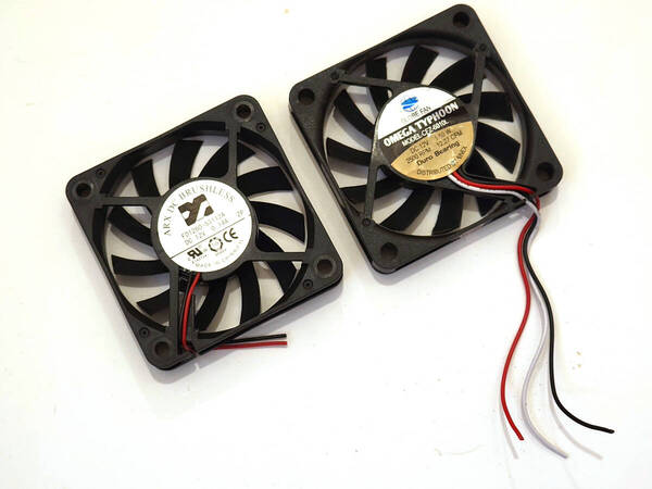 中古 ファン 2個 DC 12V 60x10mm ジャンク