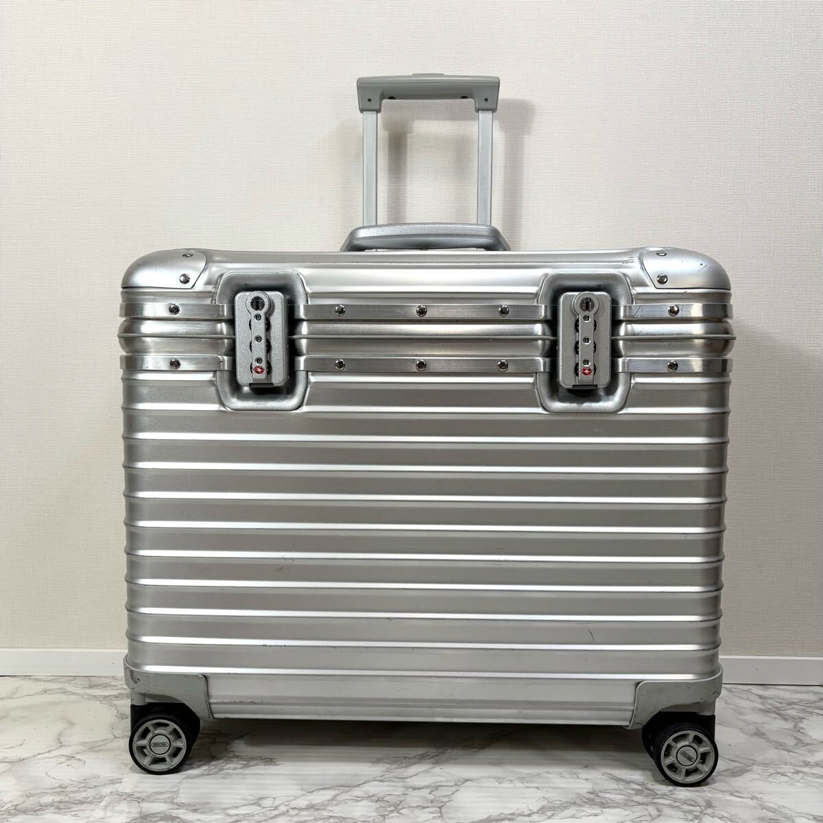 Yahoo!オークション -「rimowa pilot」(リモワ) (スーツケース Yahoo!オークション -「rimowa pilot」(リモワ) (スーツケース