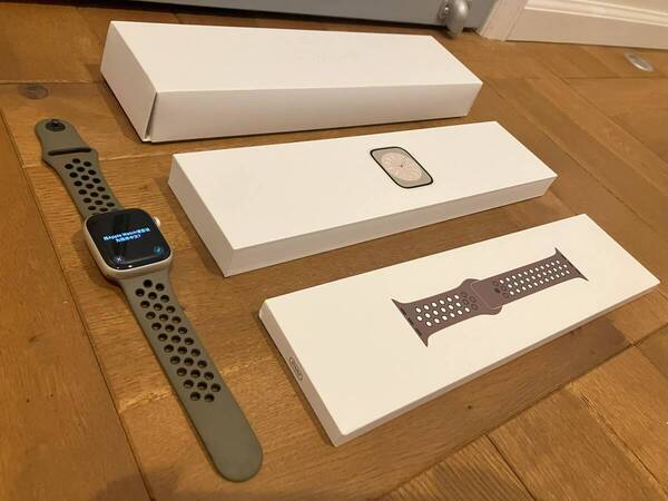 Apple Watch Series 8 41mm Starlight Aluminum GPS スターライト MNPD3J/A A2770 Nike ナイキ オリーブグレイ スポーツバンド