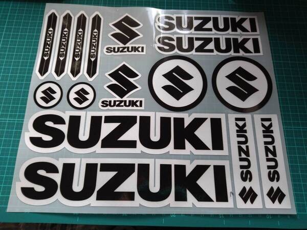 【ゆうパケット送料込】SUZUKI(スズキ) 大判ステッカー ブラック/ホワイト 横31.5cm×縦26cm ⑥