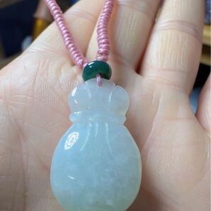 R2-0741天然本翡翠《本物保証》翡翠お守り 銭袋 ホルダー/カバンなどに飾り 一点物 魔除け 昇進 成功風水 金運 縁起物 パワーストーン