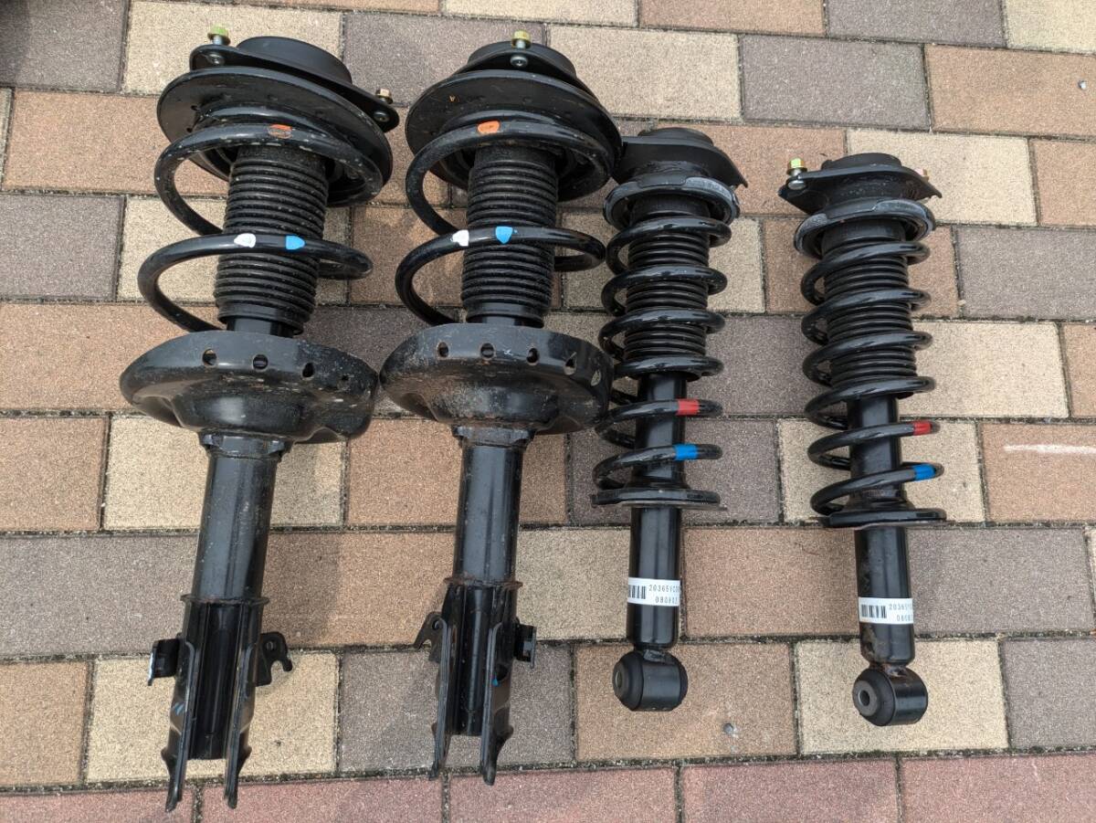 希少 1円 スバル プレオ RA1 RA2 RV1 RV2 ストラット セット