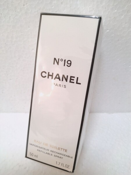 未開封 シャネル No19 オードトワレ EDT 50ml CHANEL No.19 EAU DE TOILETTE REFILLABLE SPRAY 19番 送料無料