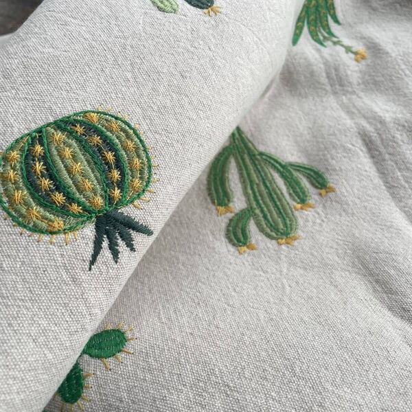 大好評再入荷 中厚コットンリネンサボテン刺繍生地ハギレ布