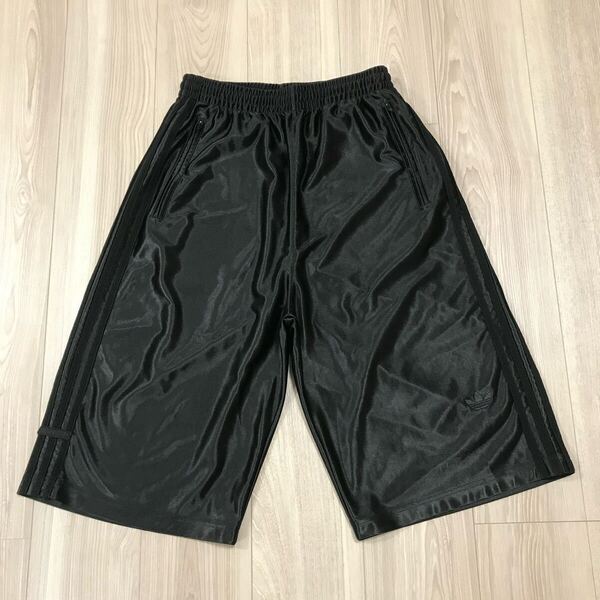 ADIDAS Q3 OS OVERSIZED SHORTS アディダス オーバーサイズ ショーツ トラック ハーフ ショート パンツ ショーツ コーティング ジャージ