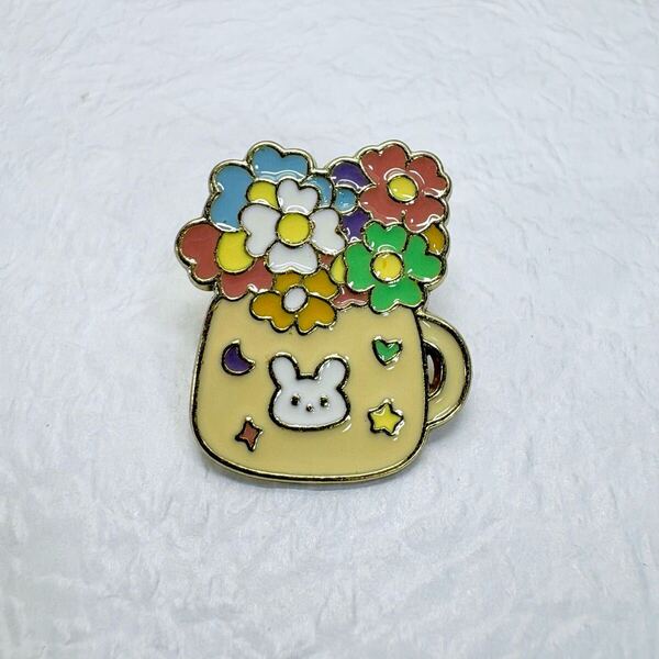 【ピンバッジ】カラフルなお花とかわいいマグカップ パステルカラー 癒し